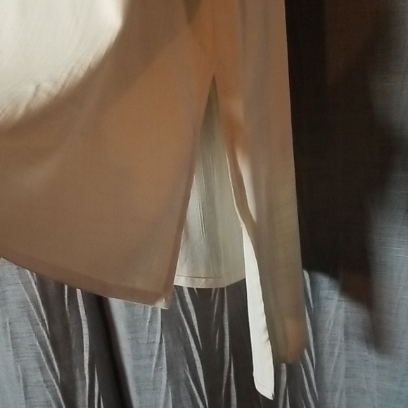 H BY HALSTON TUNIC - Picture 2 of 10